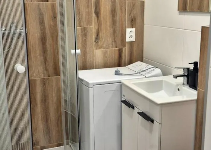 1 Izbovy Pekny S Neskorym Odchodom Az Do 14 Hodiny Besztercebánya